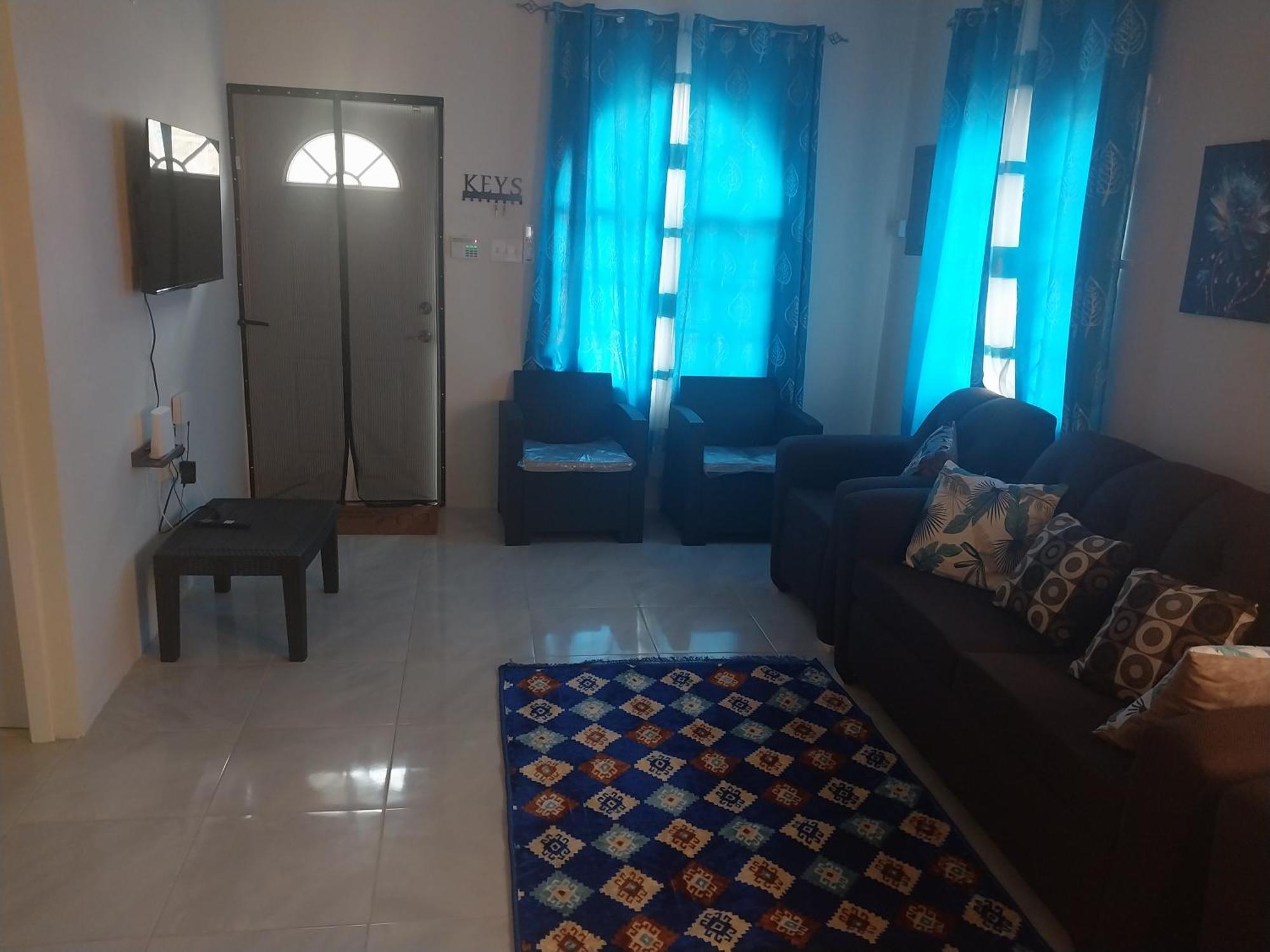 Debs Cozy Cove Villa Discovery Bay Exterior photo